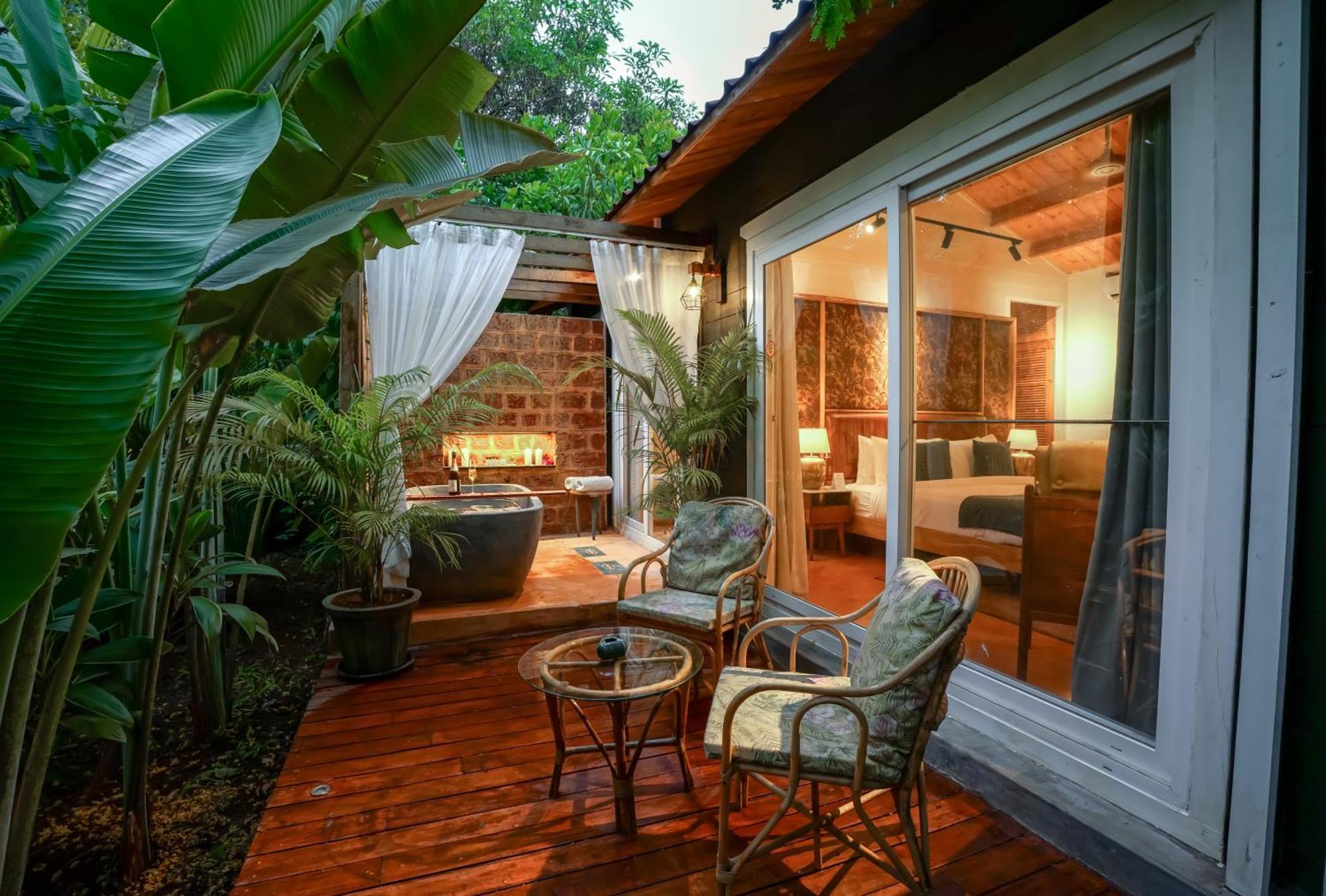 Resort Larisa Ashwem Mandrem